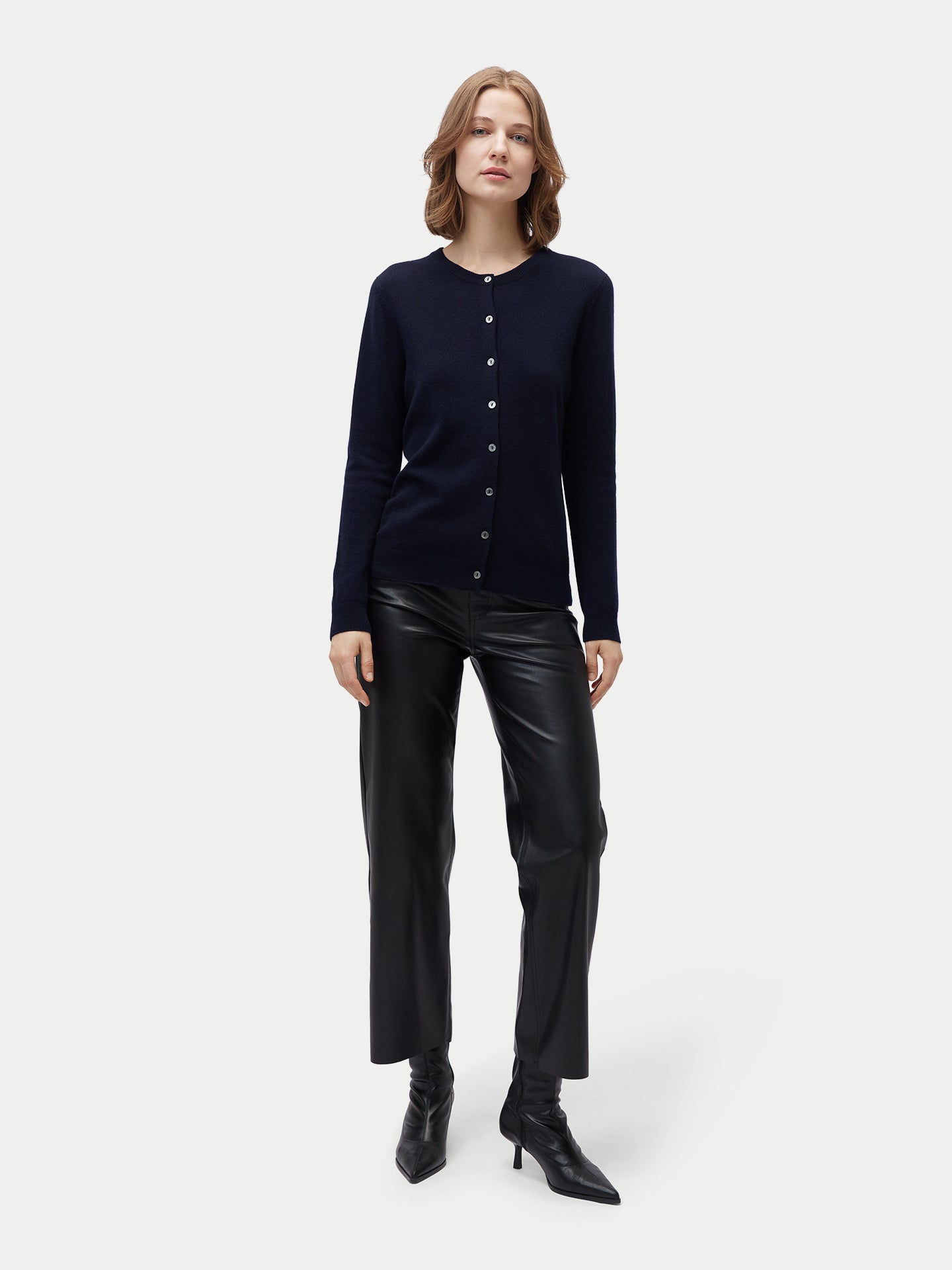 Kaschmir Strickjacke mit R-Ausschnitt und Knöpfen