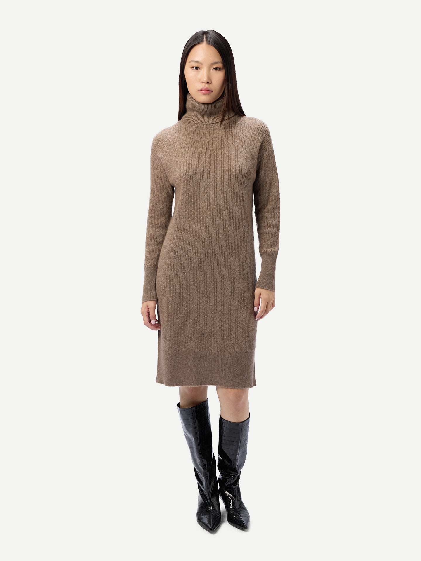 Nahtloses Kaschmir-Kleid mit Rollkragen