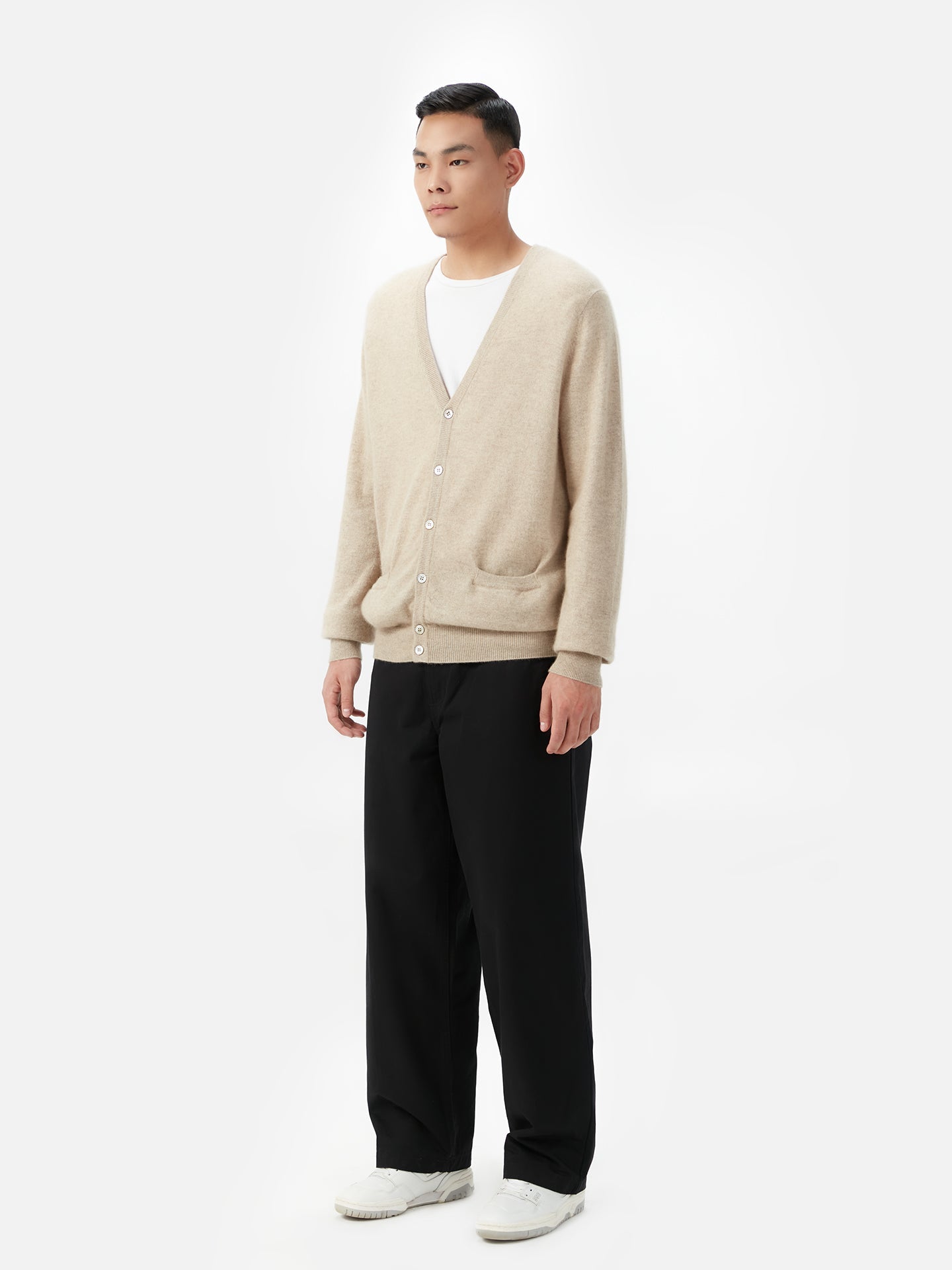 V-Ausschnitt Kaschmir Strickjacke mit Knöpfen