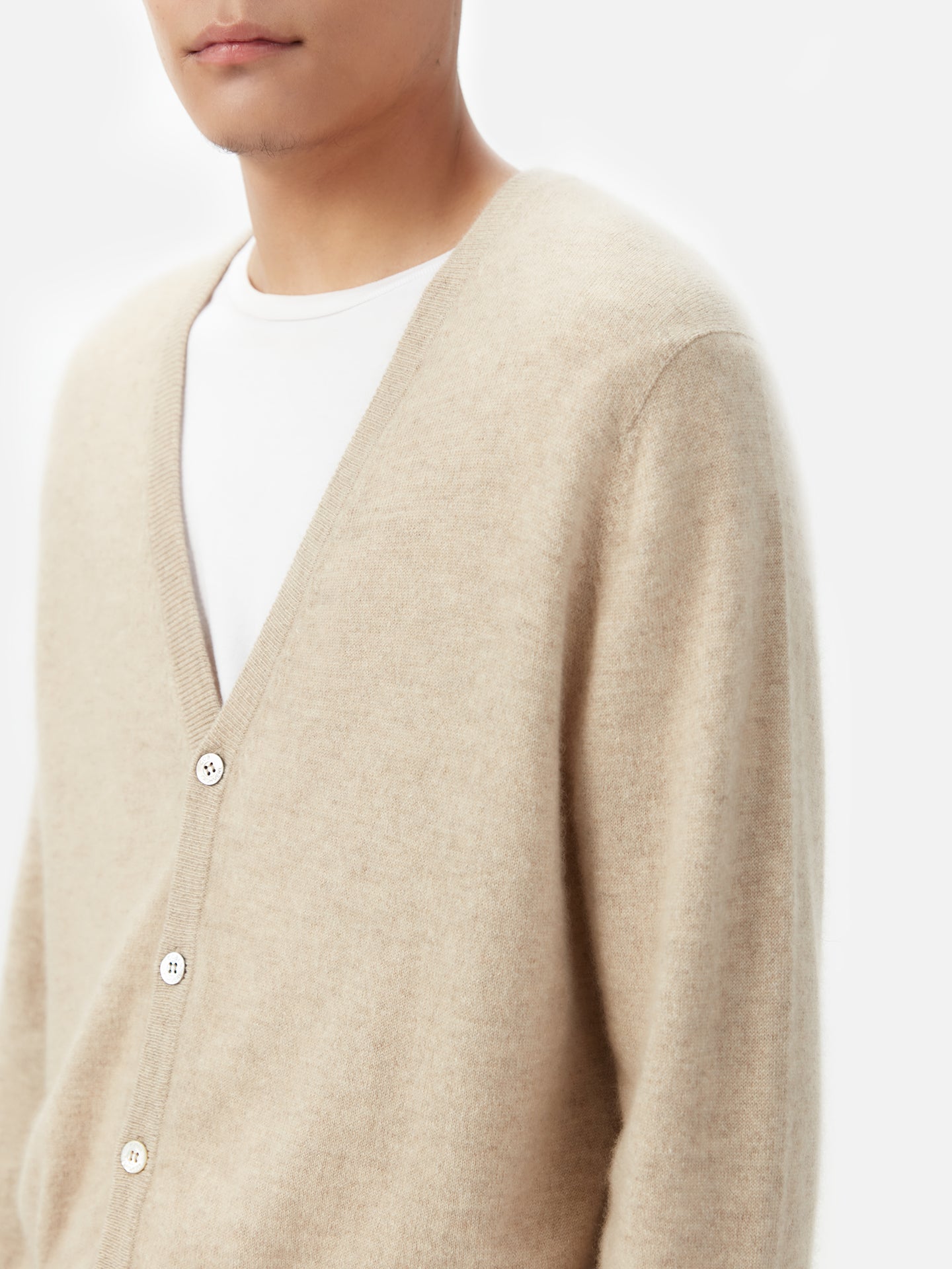 V-Ausschnitt Kaschmir Strickjacke mit Knöpfen