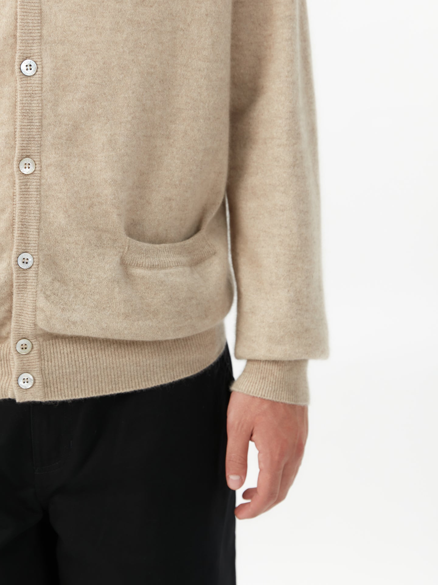 V-Ausschnitt Kaschmir Strickjacke mit Knöpfen