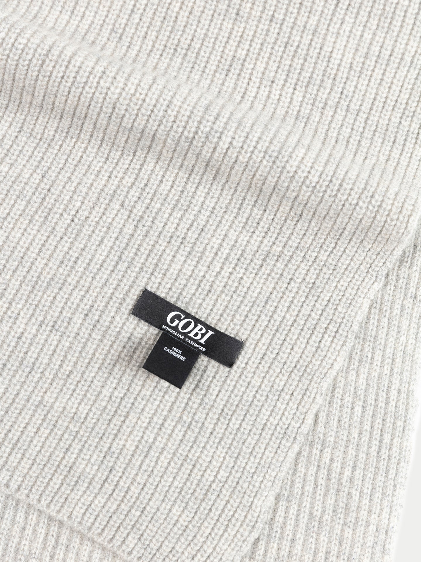 Schal mit Patentmuster