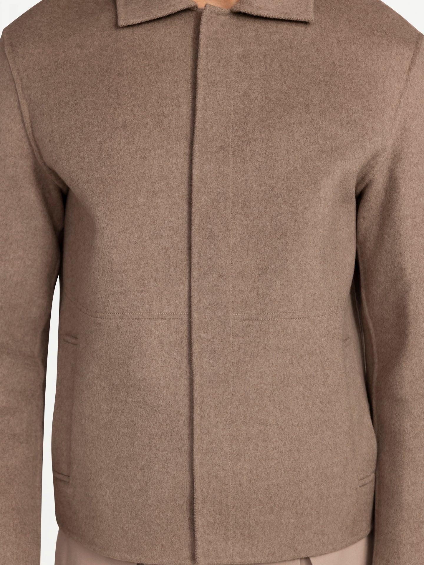 Kaschmirjacke mit Druckknöpfen