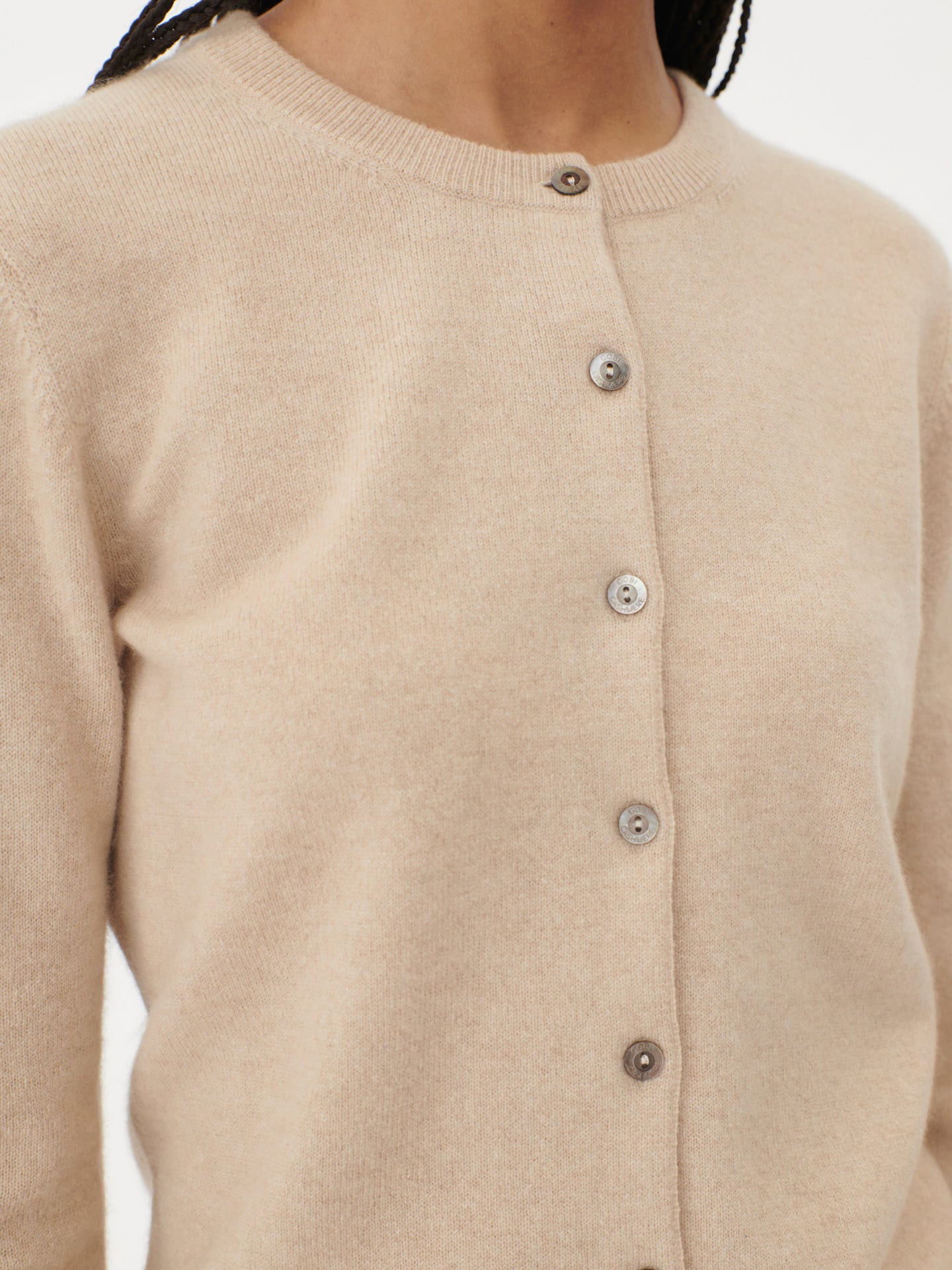 Naturfarbe Basic B-Ausschnitt Kaschmirstrickjacke
