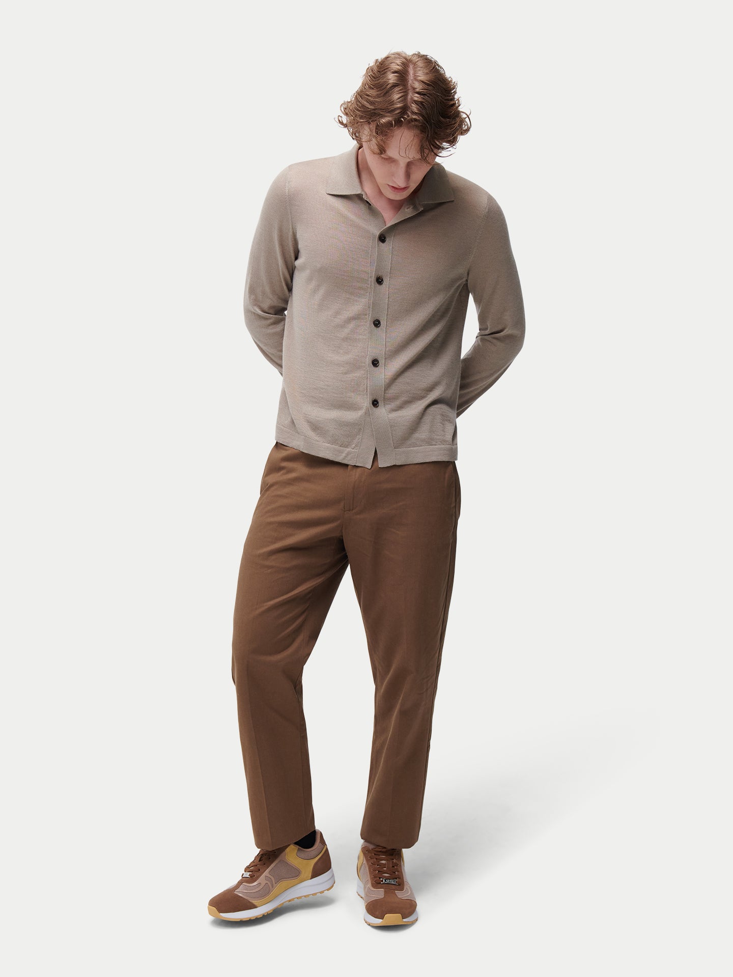 Strickjacke aus Kaschmir und Seide mit Polokragen