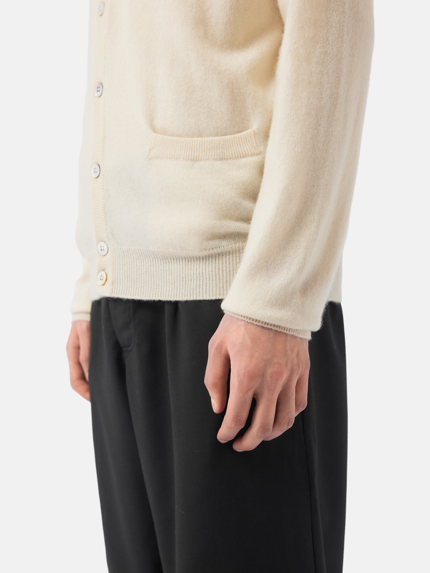 Naturfarbe V-Ausschnitt Kaschmir Strickjacke mit Knöpfen