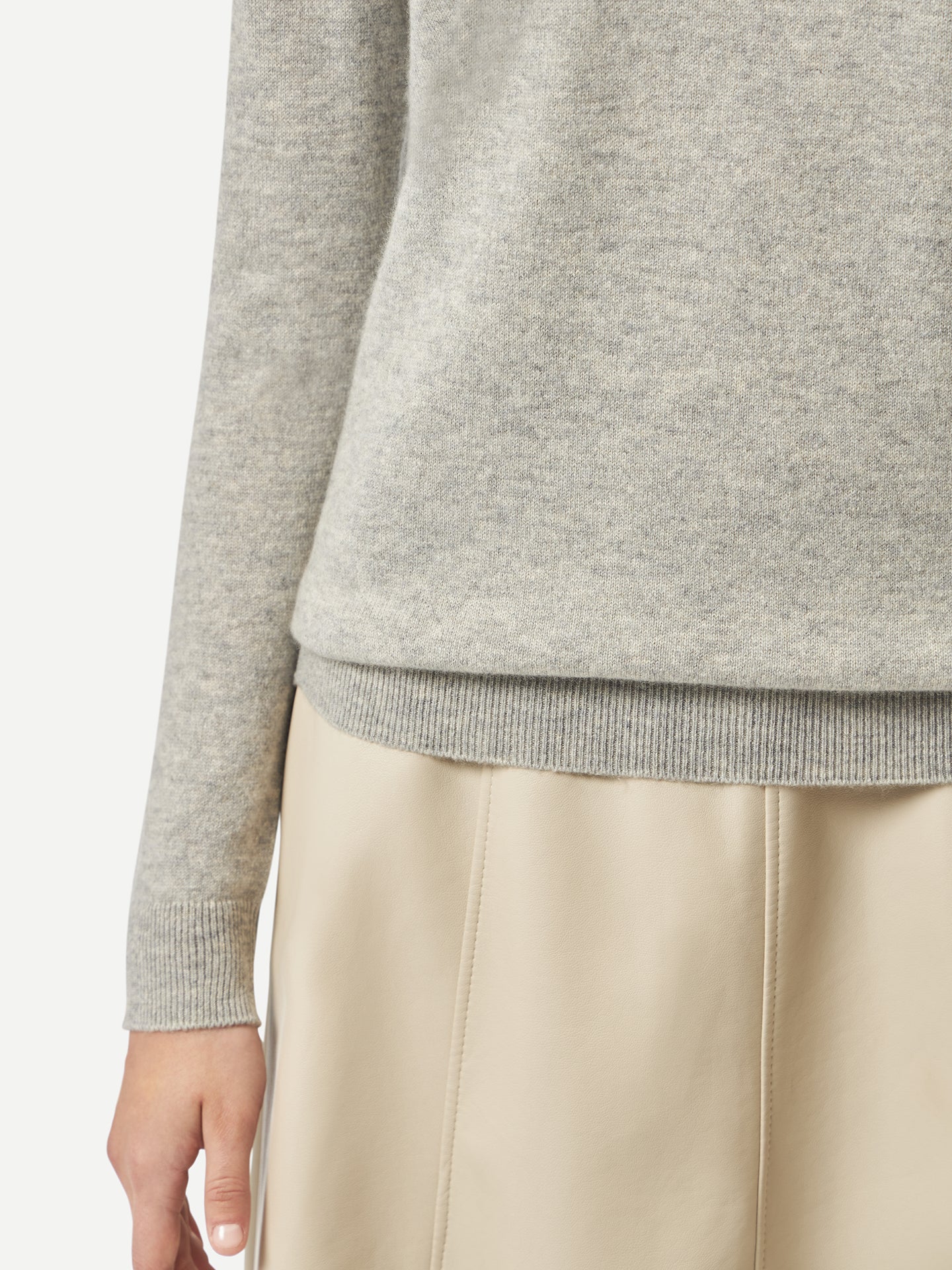 Basic R-Ausschnitt Kaschmirpullover