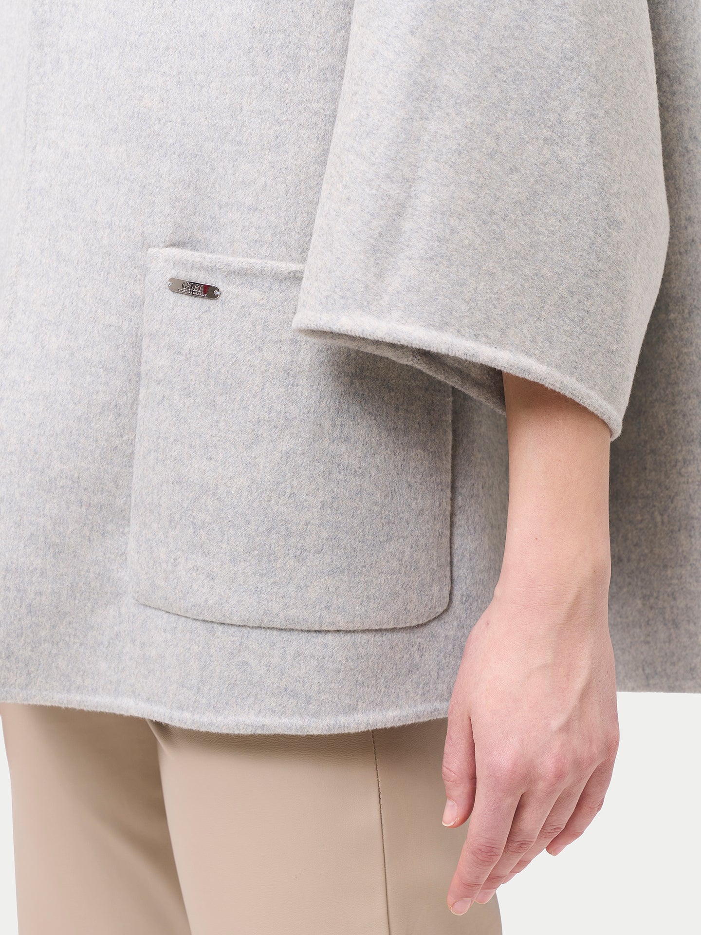 Ponchojacke aus Kaschmir mit Tasche