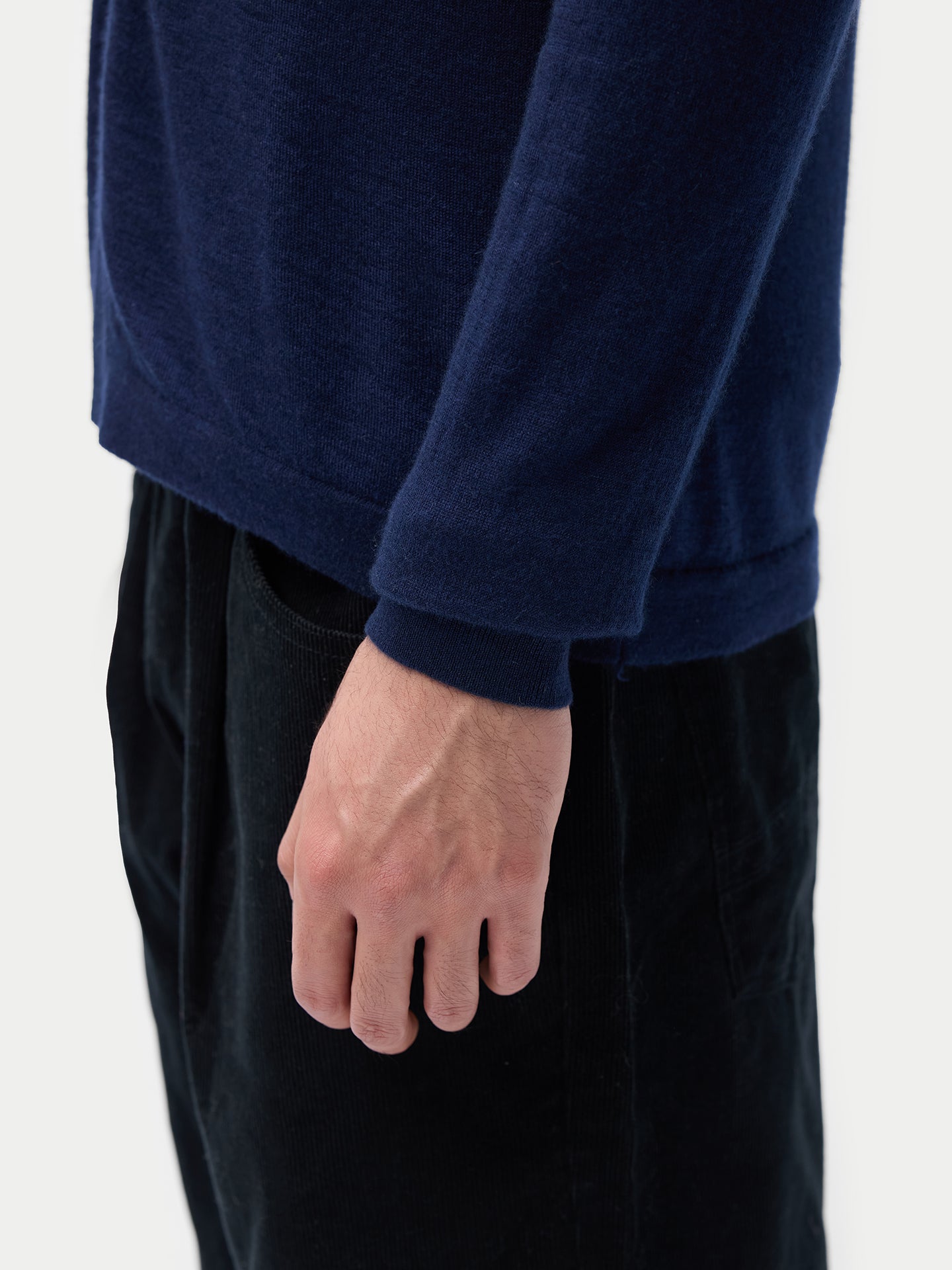 Strickjacke aus Kaschmir und Seide mit Polokragen