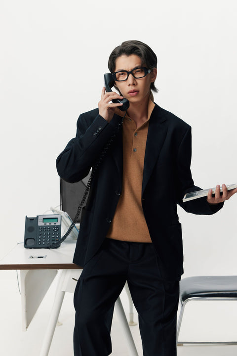 Basic Kaschmirpullover mit Polokragen, Editorial-Foto