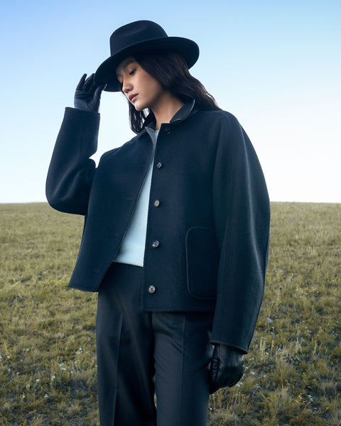 Kaschmir Wendejacke mit Hemdkragen, Editorial-Foto