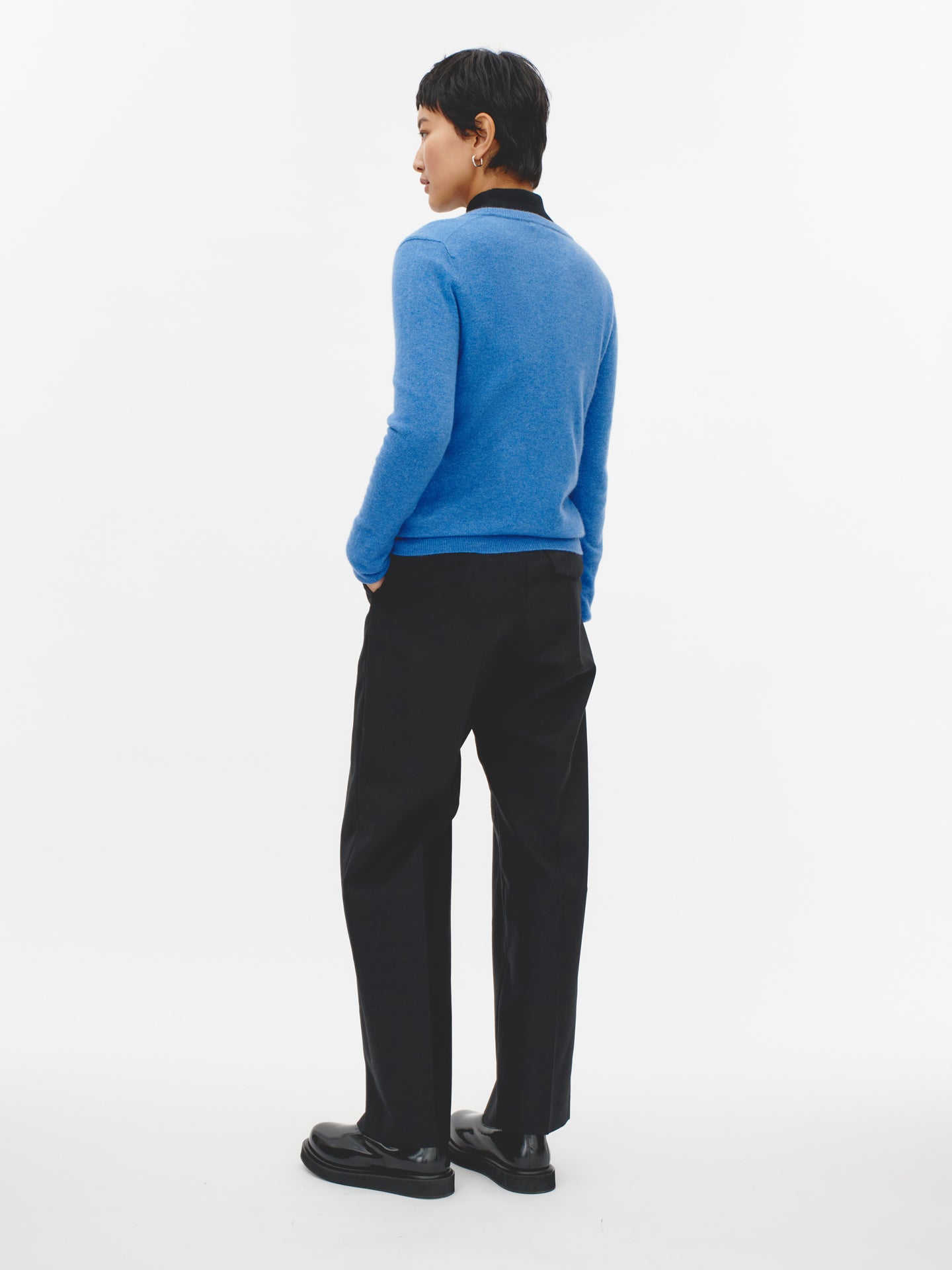 Damen Kaschmir V-Ausschnitt Strickjacke mit Knöpfen Blau - Gobi Cashmere
