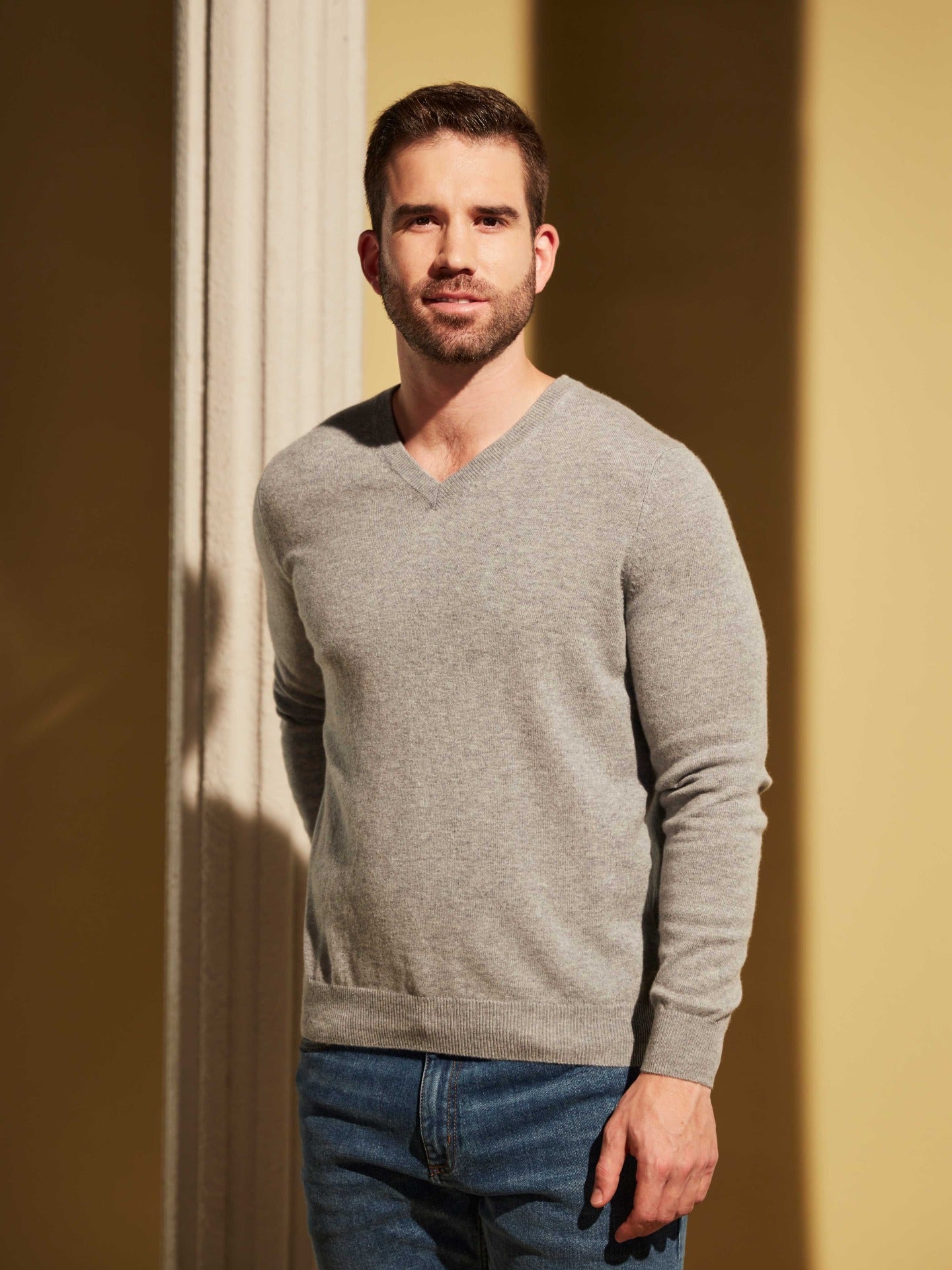Herren Kaschmir Basic V-Ausschnitt Pullover Hellgrau - Gobi Cashmere