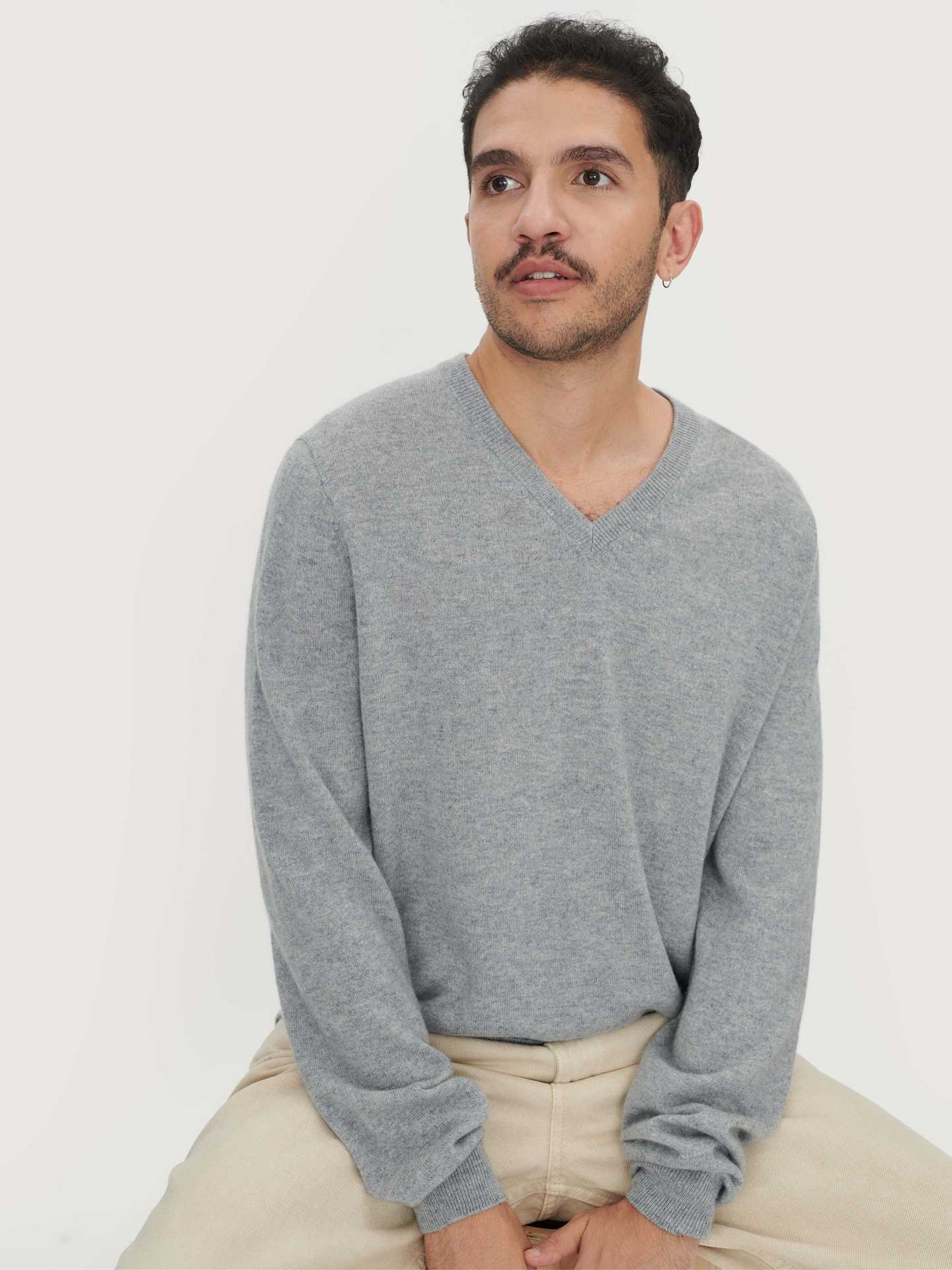 Herren Kaschmir Basic V-Ausschnitt Pullover Hellgrau - Gobi Cashmere