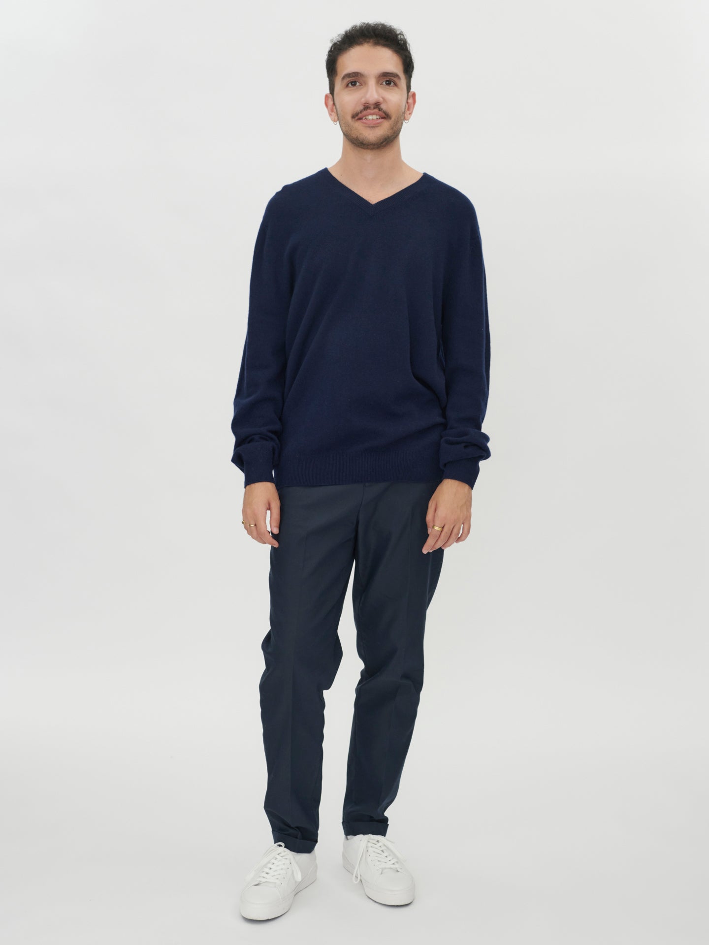 Herren Kaschmir Basic V-Ausschnitt Pullover Marineblau - Gobi Cashmere