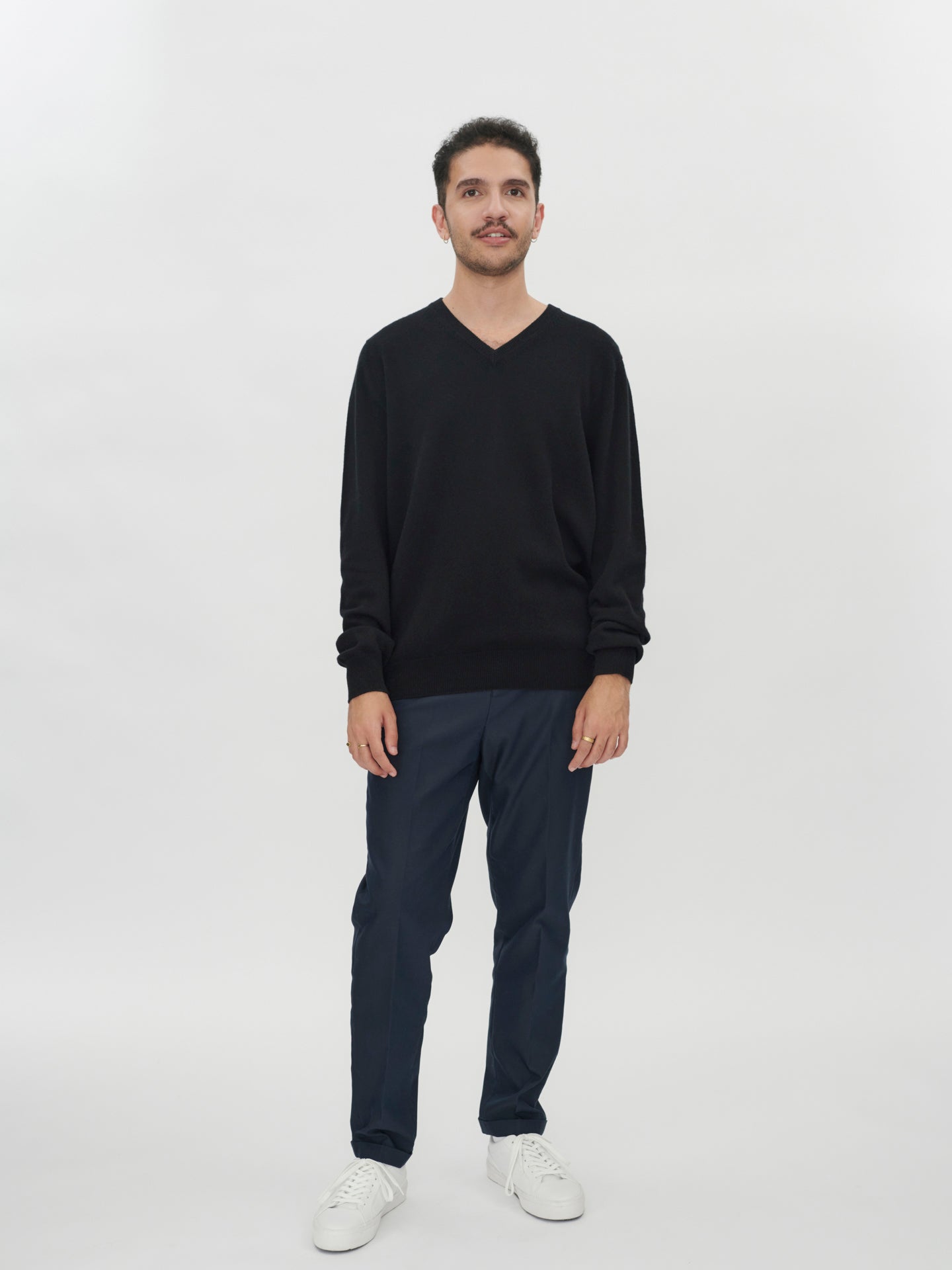 Herren Kaschmir Basic V-Ausschnitt Pullover Schwarz - Gobi Cashmere