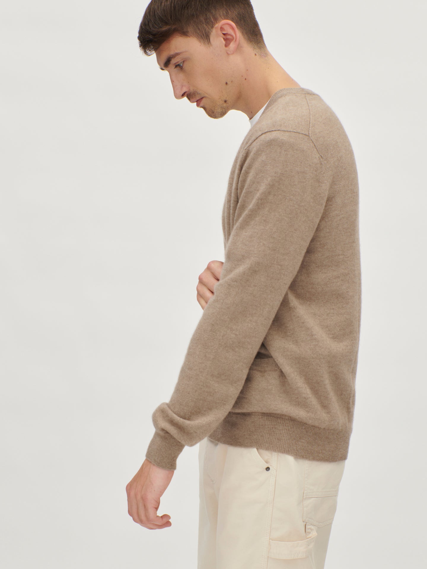 Herren Kachmir V-Ausschnitt Strickjacke Mit Knöpfen Taupe - Gobi Cashmere