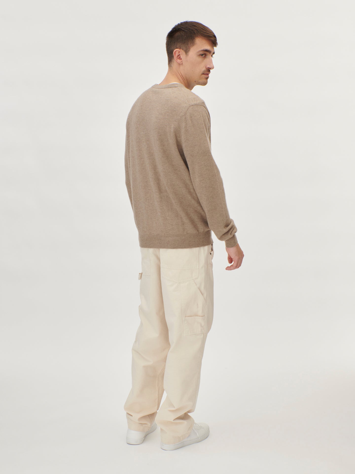 Herren Kachmir V-Ausschnitt Strickjacke Mit Knöpfen Taupe - Gobi Cashmere