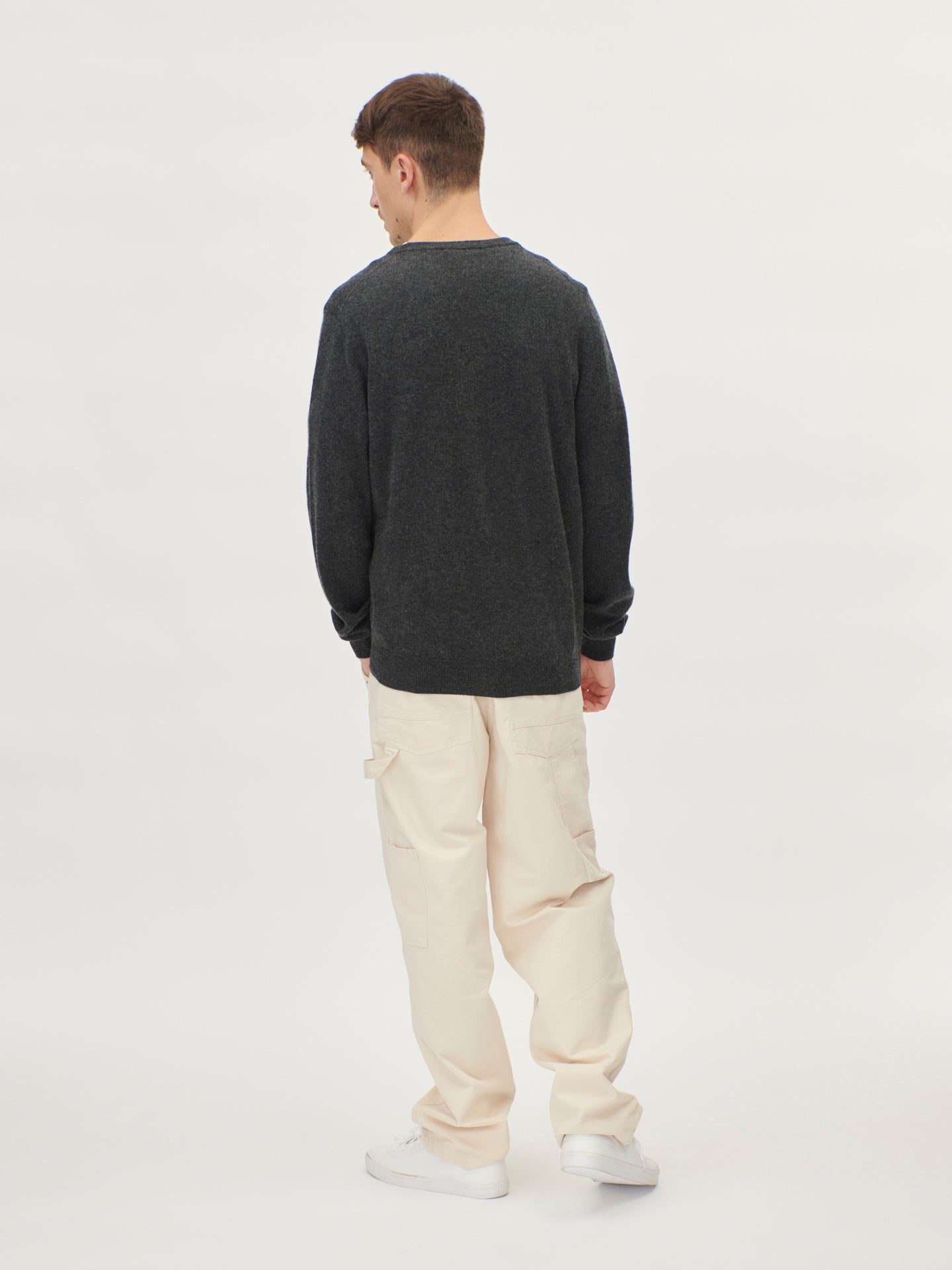 Herren Kachmir V-Ausschnitt Strickjacke Mit Knöpfen Holzkohle - Gobi Cashmere