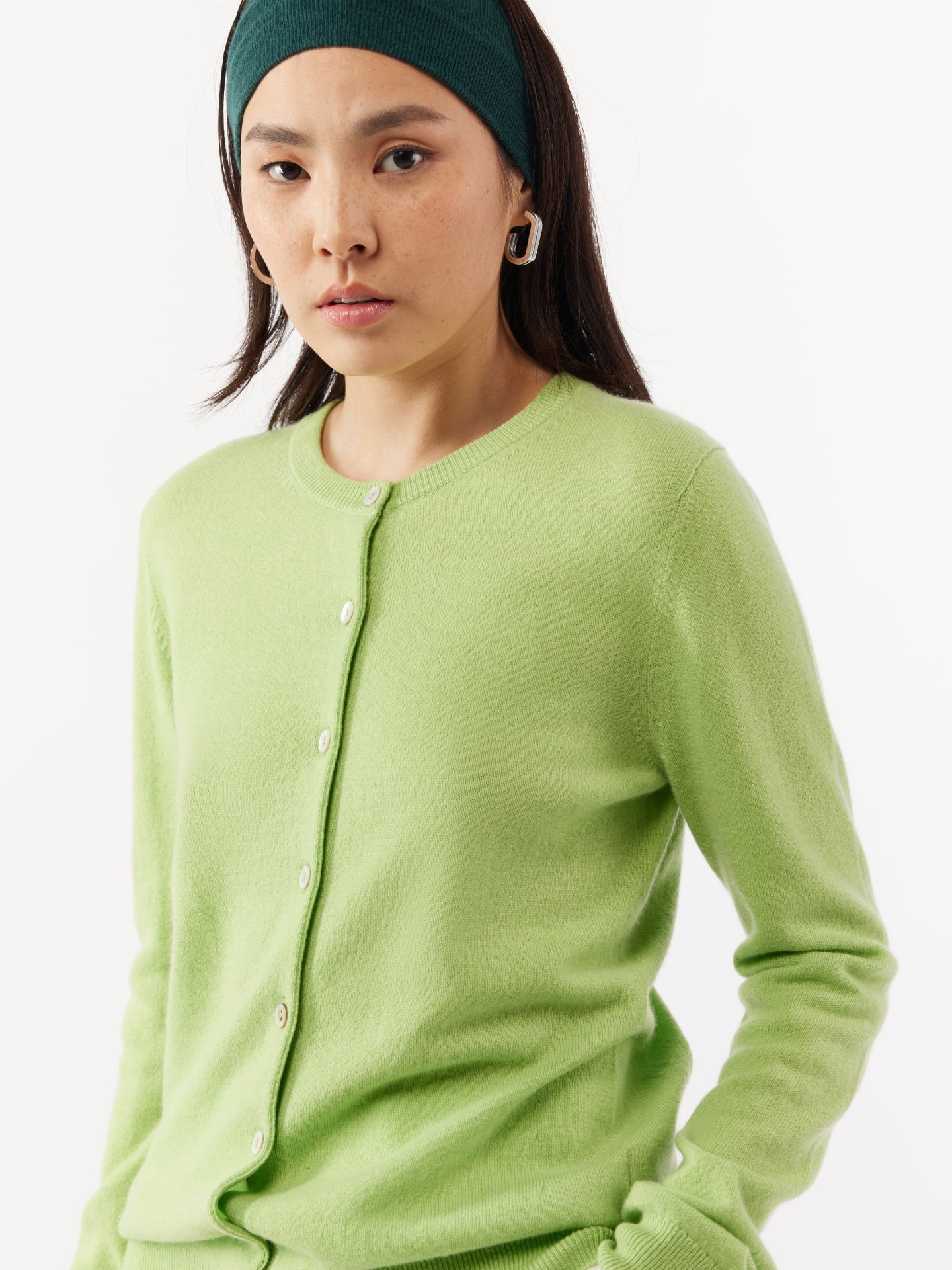Damen Kaschmir R-Ausschnitt Strickjacke jade limette - Gobi Cashmere