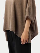 Timeless Kaschmir-Poncho mit Bootsausschnitt Taupe - Gobi Cashmere