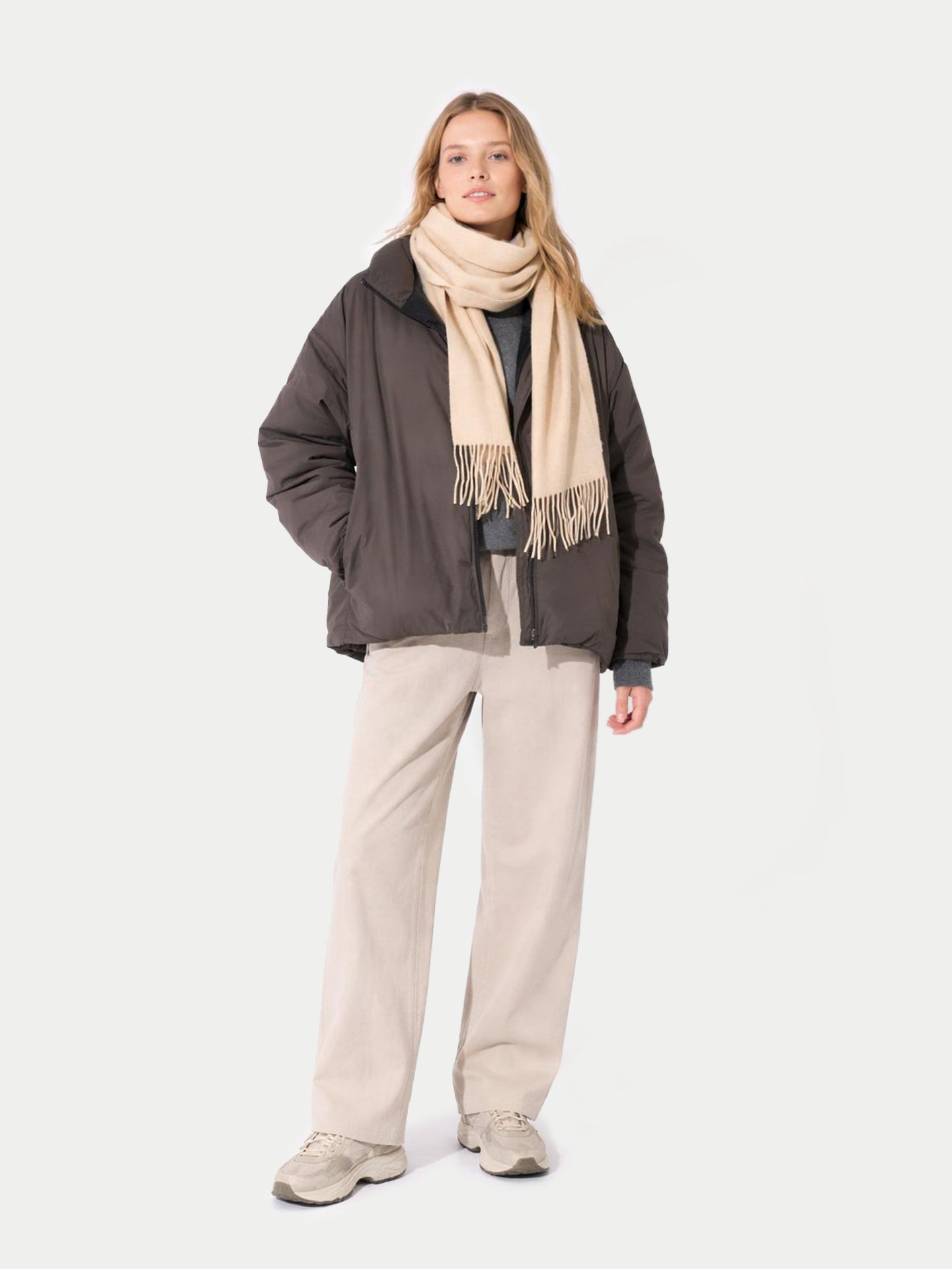 Naturfarbe Fransenschal mit Stickerei