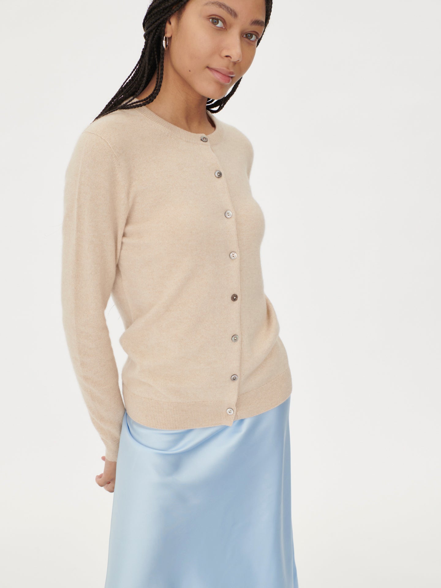 Naturfarbe R-Ausschnitt Kaschmirstrickjacke