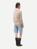 Kaschmir-Pullover mit Umklapp-Rollkragen Warm Grey - Gobi Cashmere #color_warm-grey