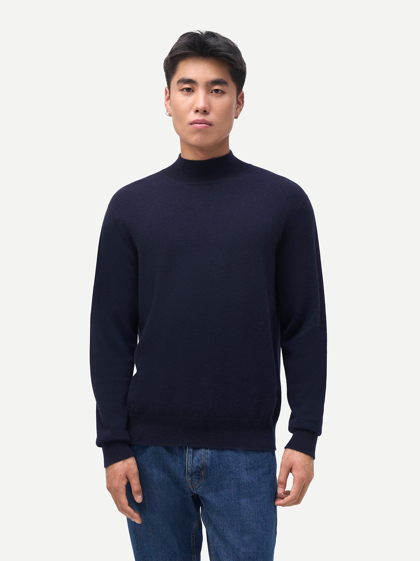 Zeitloser Kaschmirpullover mit Stehkragen