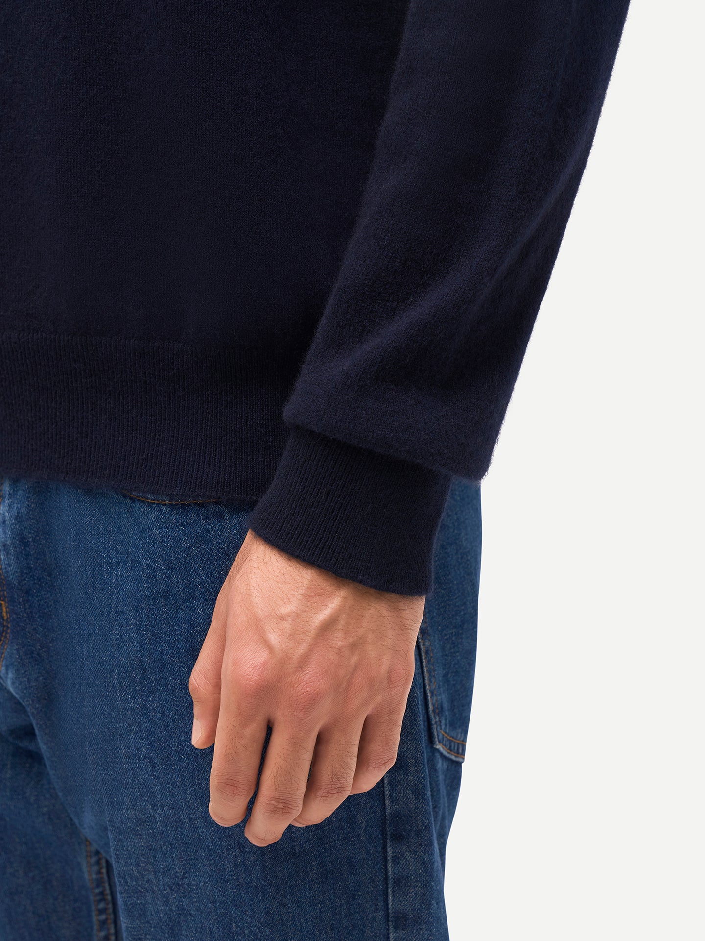 Zeitloser Kaschmirpullover mit Stehkragen
