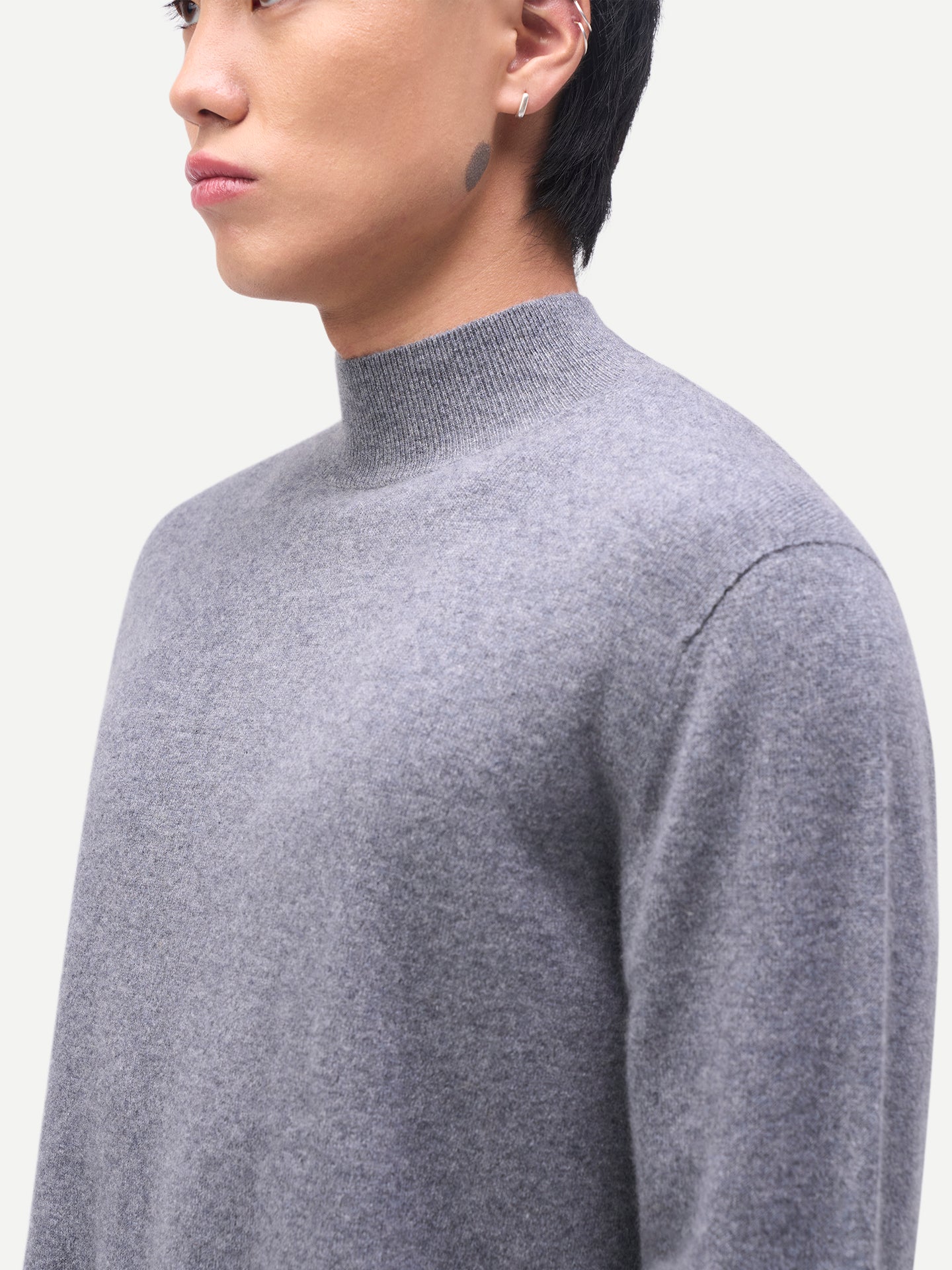 Zeitloser Kaschmirpullover mit Stehkragen