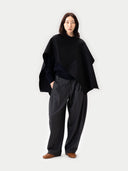 Vielseitiger Kaschmir Poncho Schwarz - Gobi Cashmere
