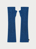 Fingerlose Kaschmir-Stulpen in Bright Blue im Rippstrick mit Daumenöffnung, flach liegend von vorne