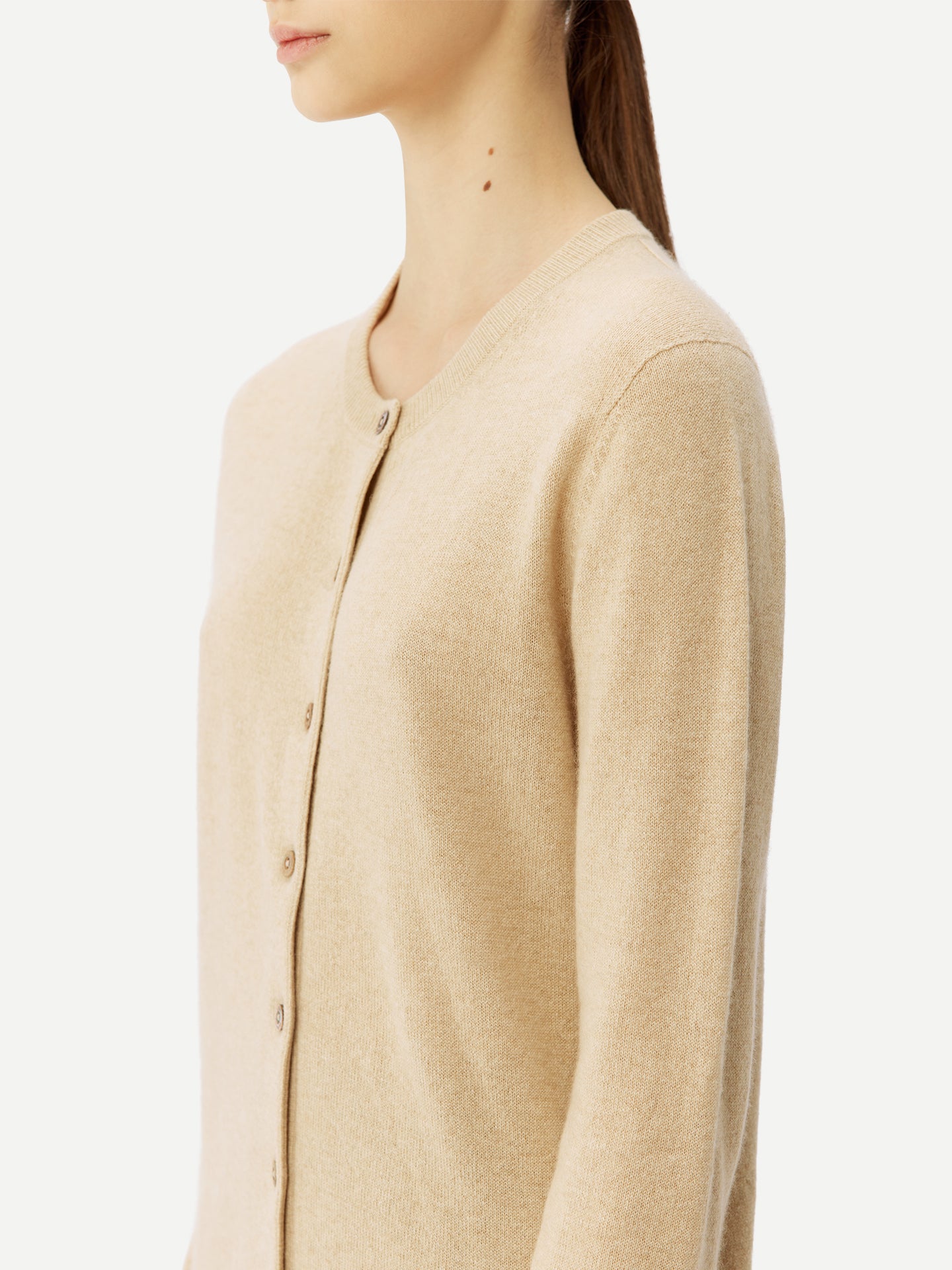 Naturfarbe R-Ausschnitt Kaschmirstrickjacke
