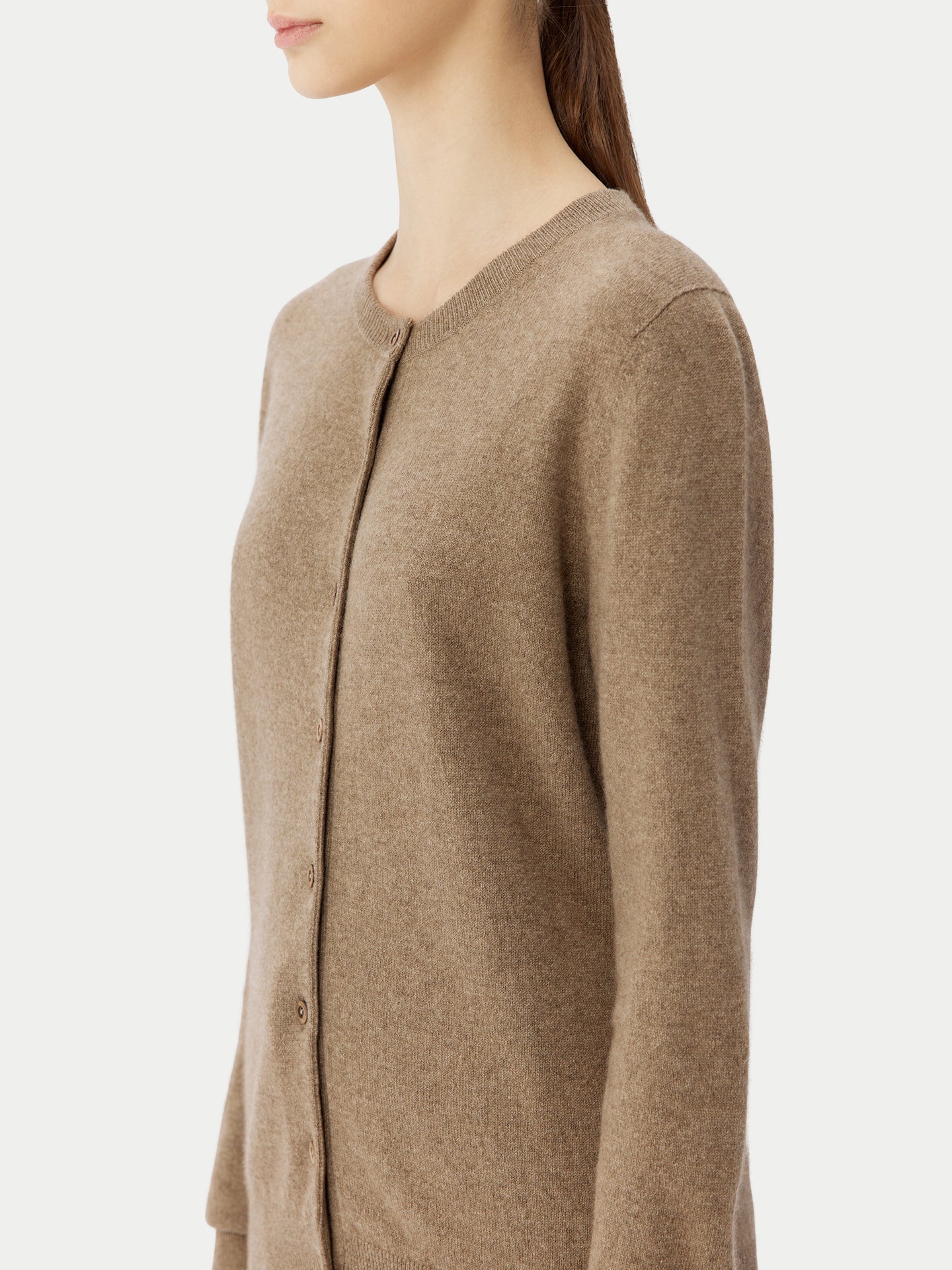 Naturfarbe R-Ausschnitt Kaschmirstrickjacke