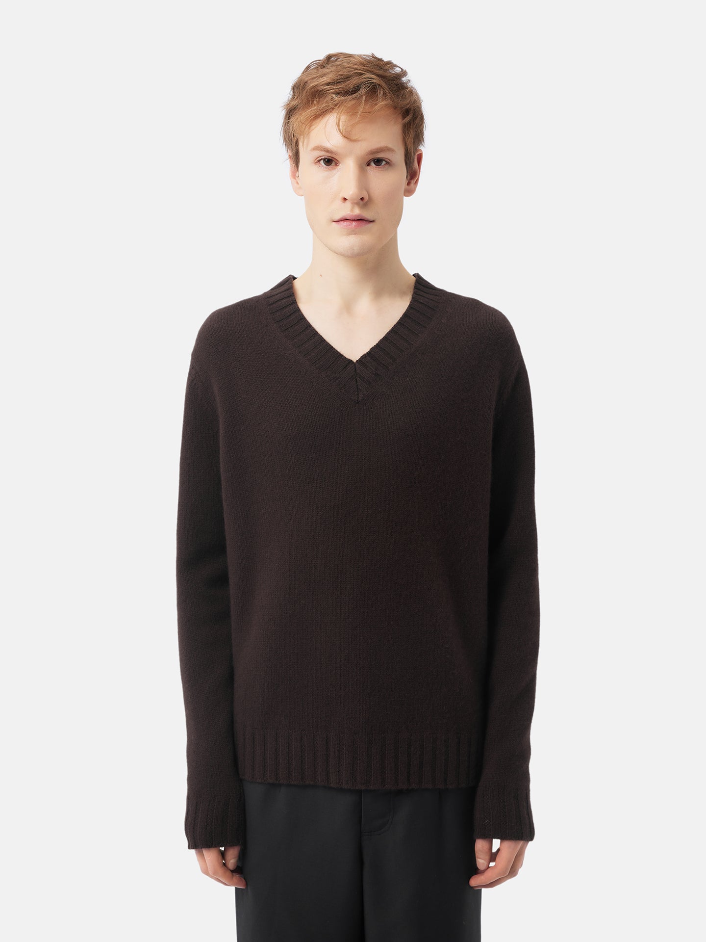 Kaschmir-Rippstrick-Pullover mit V-Ausschnitt