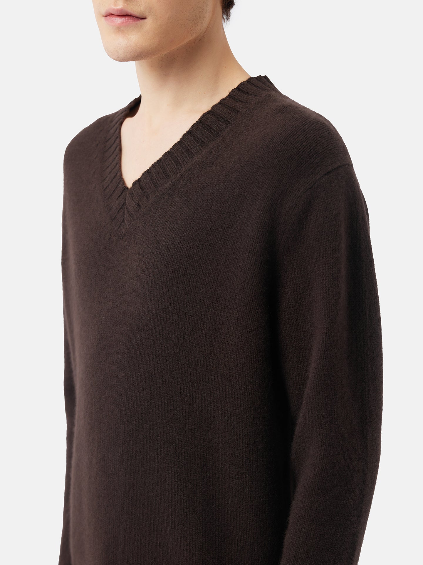 Kaschmir-Rippstrick-Pullover mit V-Ausschnitt