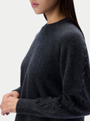 Kaschmirpullover mit Zopf-Raglanärmeln und Rundhalsausschnitt