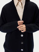 Kaschmir-Strickjacke mit lockerer Passform und V-Ausschnitt