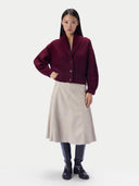 Kurze Kaschmir-Strickjacke mit Schalkragen