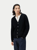 Herren V-Ausschnitt Kaschmirstrickjacke Schwarz | GOBI Cashmere