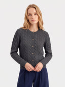 Kaschmir-Strickjacke mit Zopfmuster und Rundhalsausschnitt
