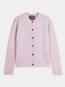 Damen Kaschmir Strickjacke in Light Purple mit Zopfmuster und Knopfleiste, Vorderansicht flach gelegt