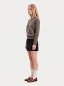 Schlichter Kaschmirpullover mit Rundhalsausschnitt