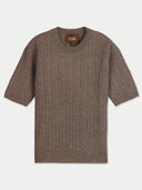 Damen Kaschmir Kurzarmpullover in Taupe mit Zopfmuster und Rundhalsausschnitt, Vorderansicht flach liegend
