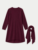 Damen Kaschmir Tunikakleid in Wine Red mit passendem dreieckigem Schalgürtel, flach liegend von vorn