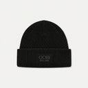 Unisex Kaschmir Mütze in Schwarz mit Rippstrick, breitem Umschlag und GOBI Stickerei, Vorderansicht