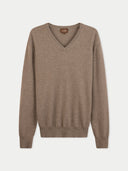 Herren Kaschmir Pullover mit V-Ausschnitt in Taupe, Vorderansicht als Flatlay mit gerippten Abschlüssen