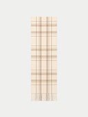 Karierter Kaschmirschal in Off White, flach liegend mit Jacquard-Karomuster und Fransen am Ende