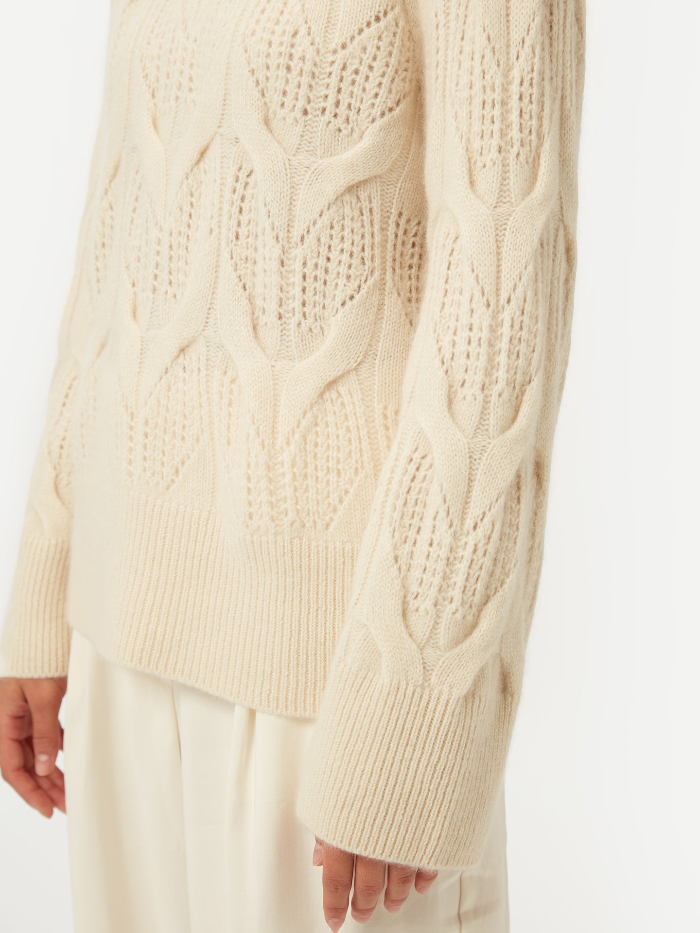 Ajour-Kaschmirpullover mit Rundhalsausschnitt